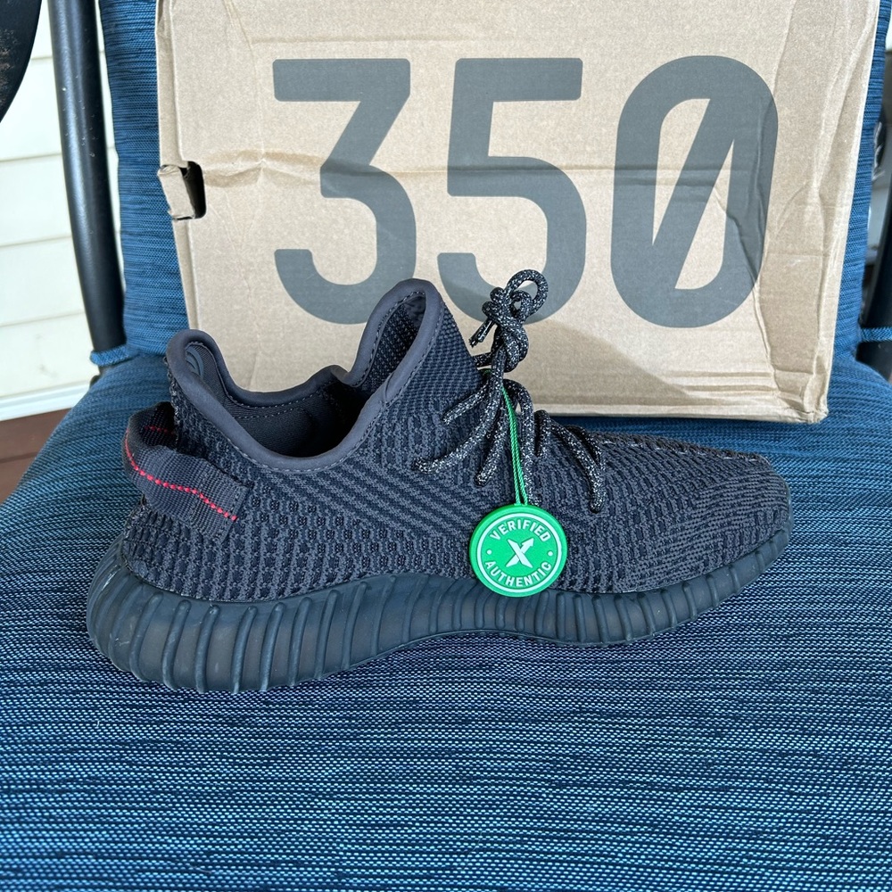 Yeezy Boost 350v2 - black - size 9.5 men’s